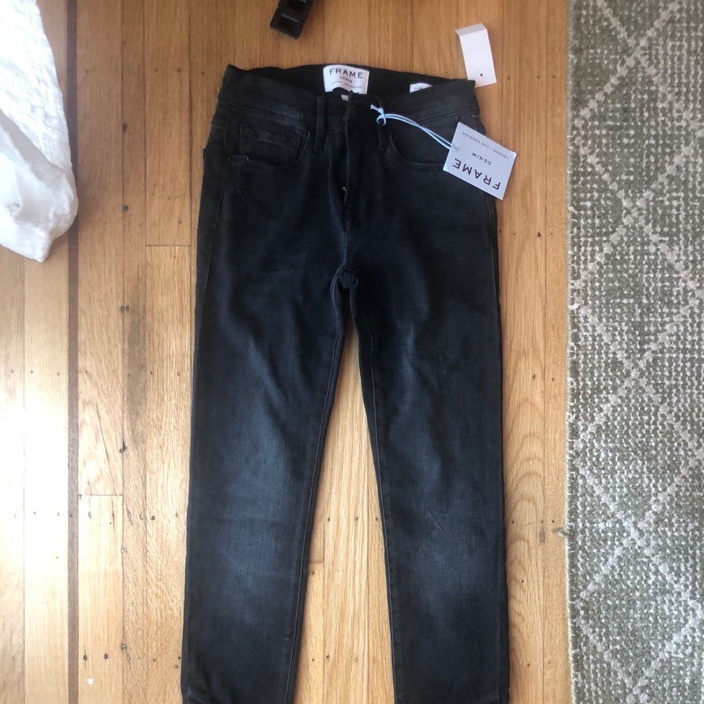 NWT Frame Le Skinny de Jeanne in Gray Wash, 24